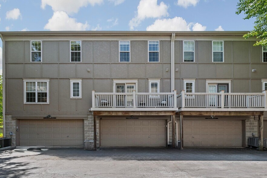 Building Photo - 931 Spur Ln