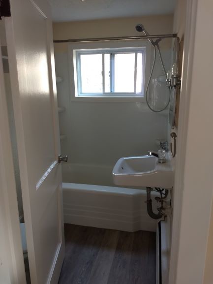 bathroom - 38 Snow Rd