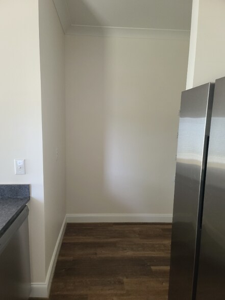 Building Photo - 111 Solis Ct