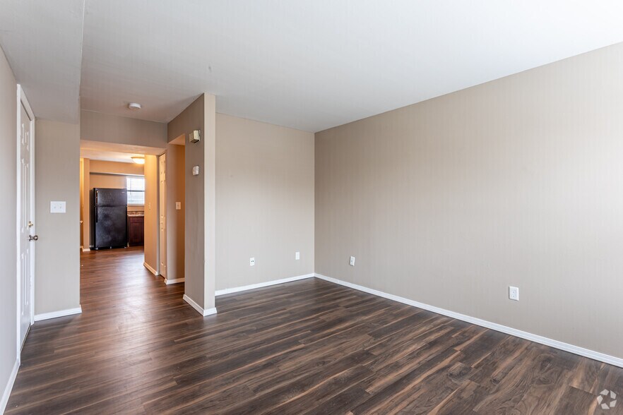 2BR, 1.5 BA - 1100 SF - All the things are found at Silver Springs