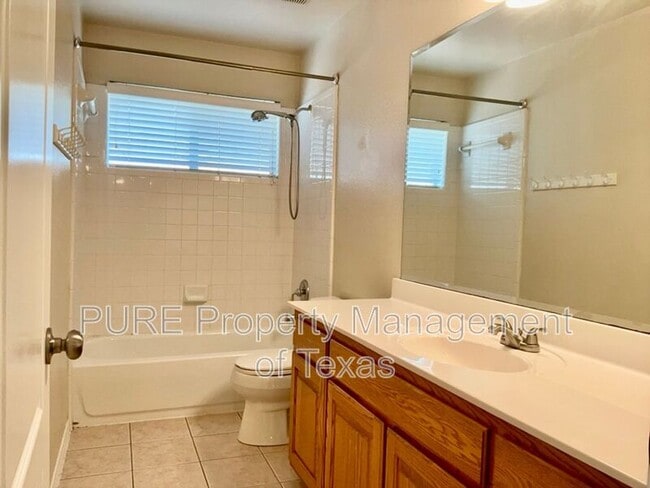 Building Photo - 2518 Vestavia Ridge Ln