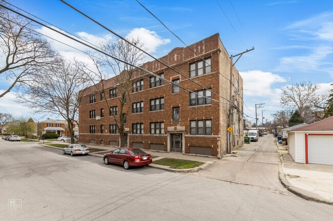 Building Photo - 9400 S Laflin St