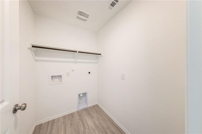 Building Photo - 2867 Rosefinch