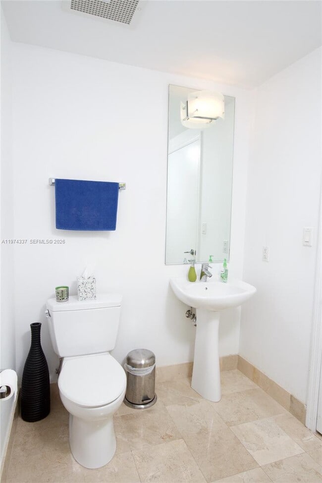 Building Photo - 7901 Hispanola Ave