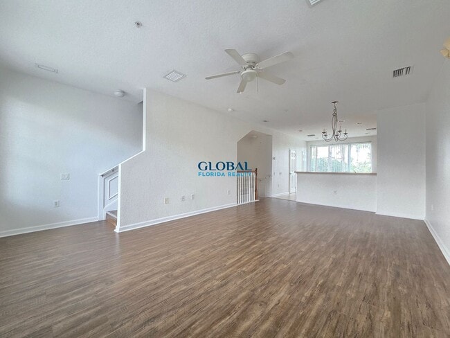 Building Photo - 3Bdrm Townhome -- Gated Community of Vista...