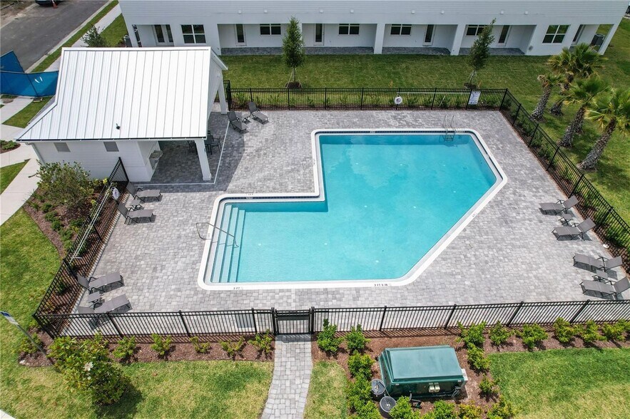 Community Pool - 1404 Brookdale Ct
