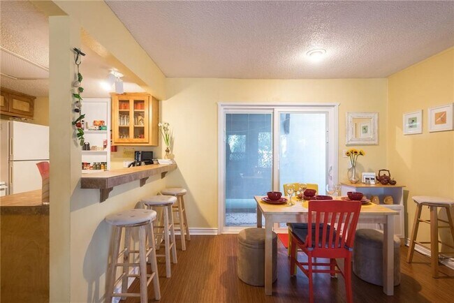 Building Photo - 2204 Trailside Dr
