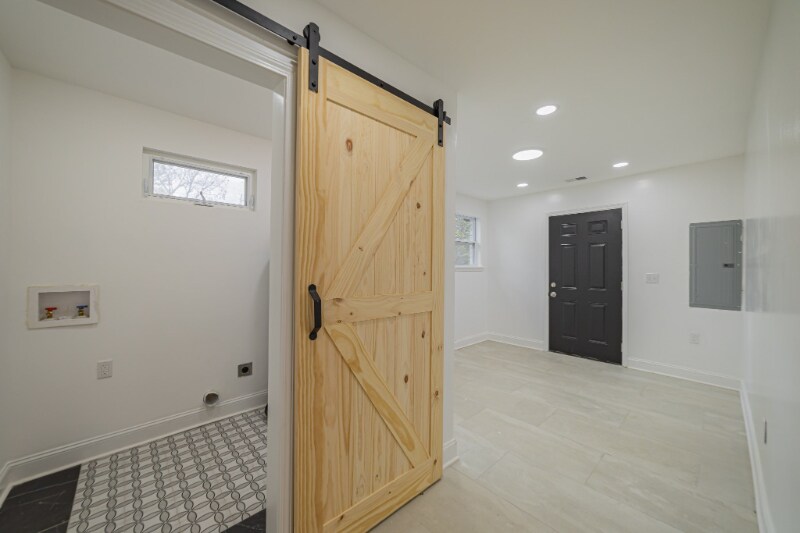 Building Photo - 830 Market St