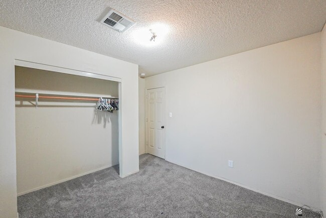 Building Photo - 643 13th St