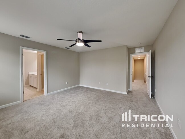 Building Photo - 10231 Old Dixie Hwy