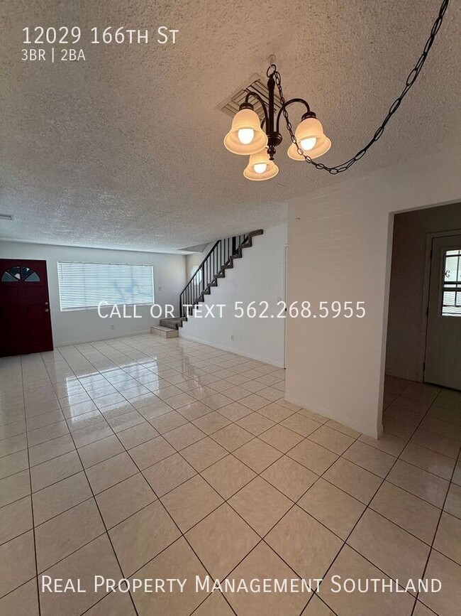 Building Photo - Three Bedroom Two Bath Home for Rent in No...