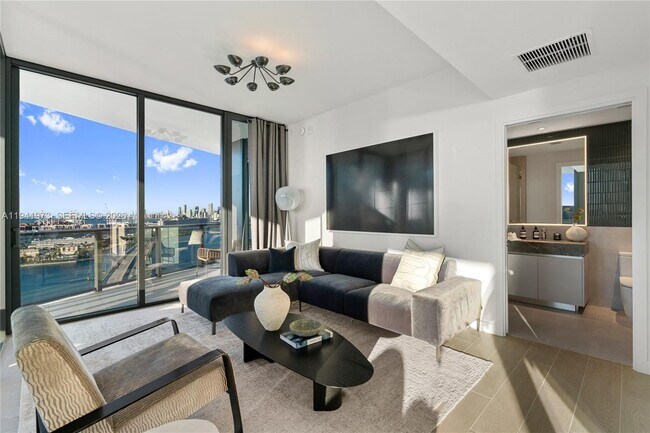 Building Photo - 500 Alton Rd