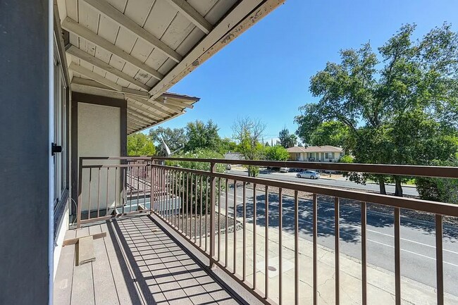 Building Photo - 2645-2649 S Whitney Blvd