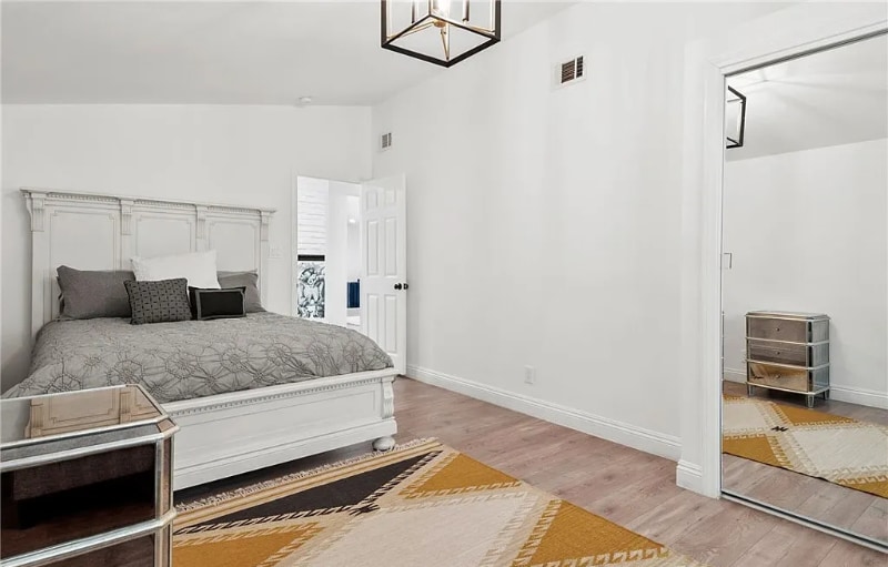 Building Photo - 201 Hanover Dr