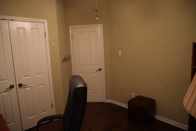 Bedroom 3 / Office - 2132 Rodeo Dr