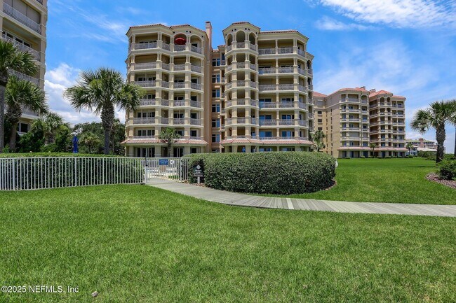 Building Photo - 426 Beachside Pl
