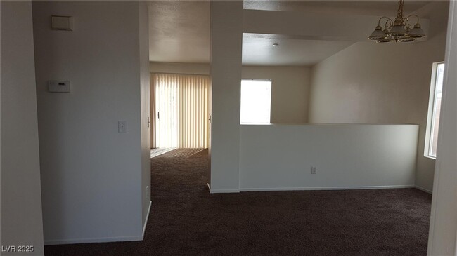 Building Photo - 5228 Shasta Daisy St