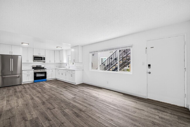 Interior Photo - 1431 Obispo Avenue