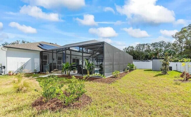 Building Photo - 6 Pine Bluff Ln