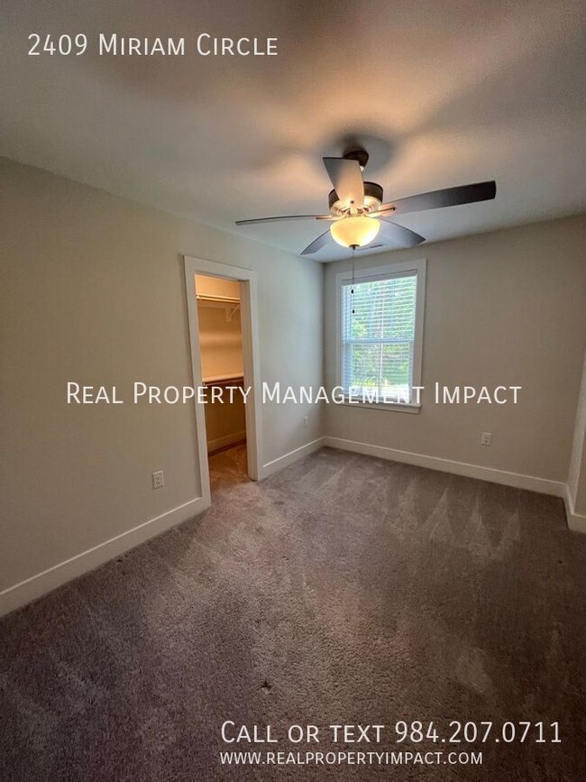 Building Photo - MOVE IN SPECIAL: 1/2 OFF 1 MONTH RENT. New...