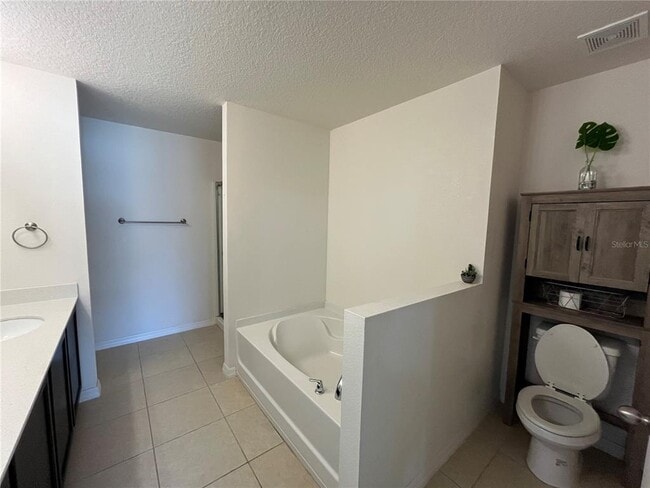 Building Photo - 2121 Hibiscus Pl
