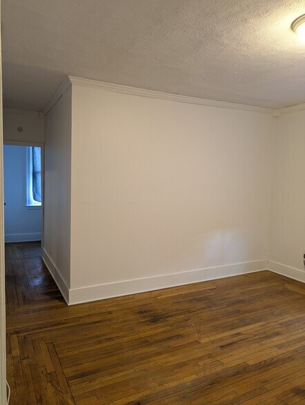 Building Photo - 70 Benham St