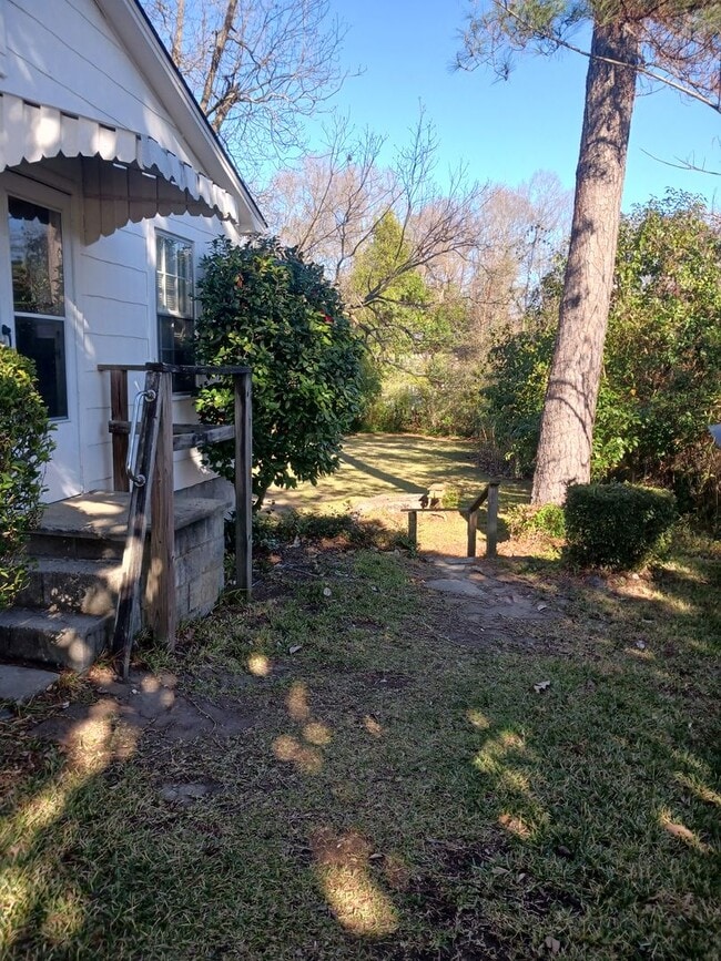 Building Photo - North Columbus 2bedroom home available to rent!