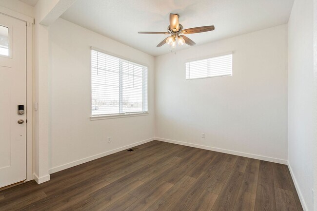 Building Photo - Ideally Located Modern 4-Bedroom Home