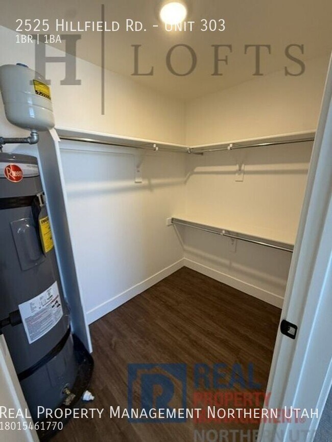 Building Photo - 2525 Hillfield Rd.-Unit 303