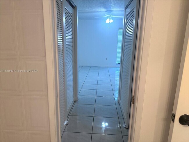 Building Photo - 8810 SW 123rd Ct