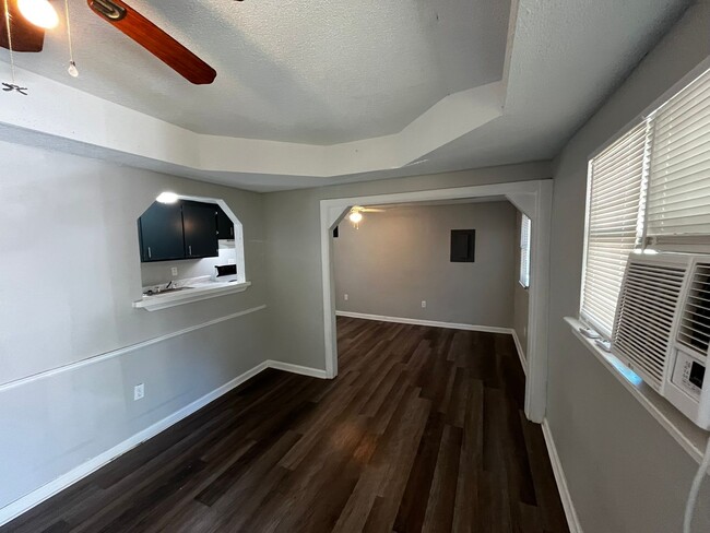Building Photo - 826 Winston Rd
