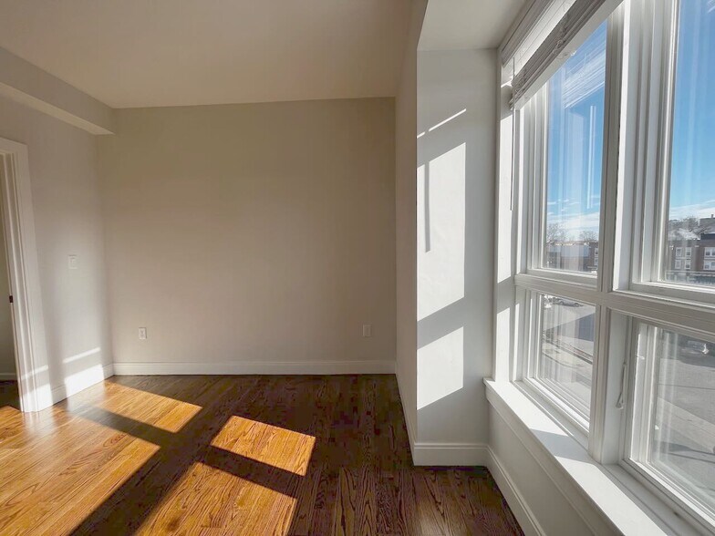 Building Photo - 7 Everett St