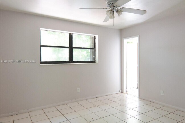Building Photo - 1321 N 58th Ave