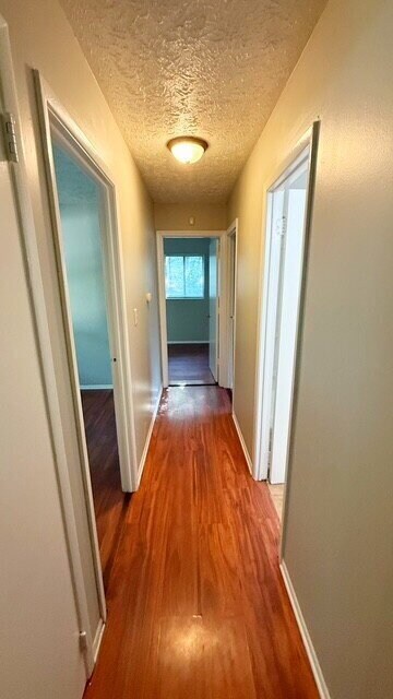 Building Photo - EAST SIDE 3 BEDROOM RANCH AVAILABLE NOW!