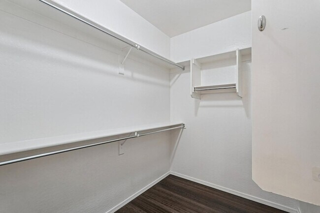 Building Photo - 12600 W Rosewood Ln