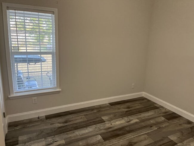 Building Photo - 336 Waddell St