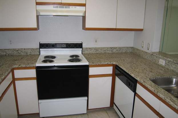 Building Photo - 2323 Feather Sound Dr