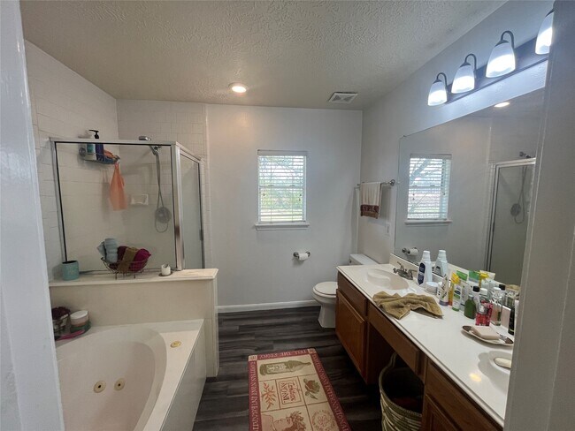 Building Photo - 28723 Sedgefield St