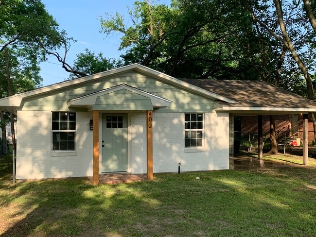 Building Photo - 402 N Monroe St