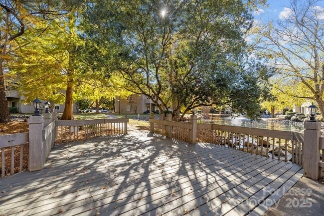 Building Photo - 2505 Stockbridge Dr