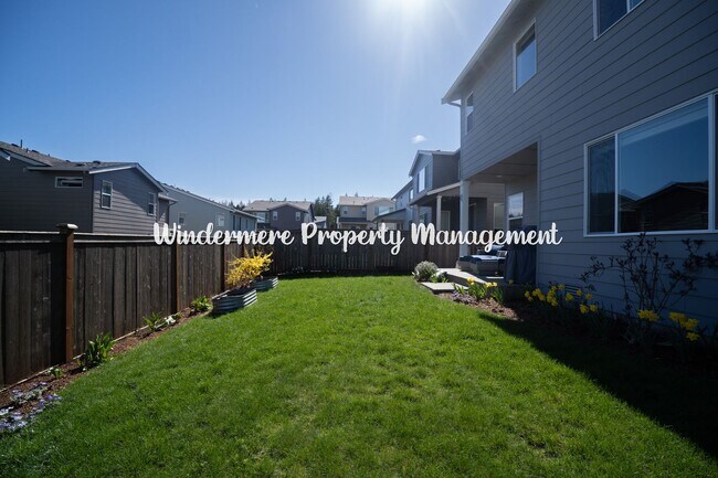 Building Photo - Stunning and spacious 5 bed in McCormick Village!