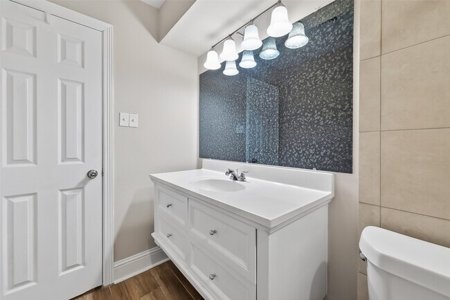 Building Photo - 11107 Cedarview Ln