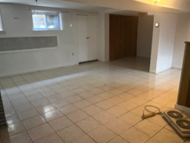 Building Photo - 42 W Ruby Ave