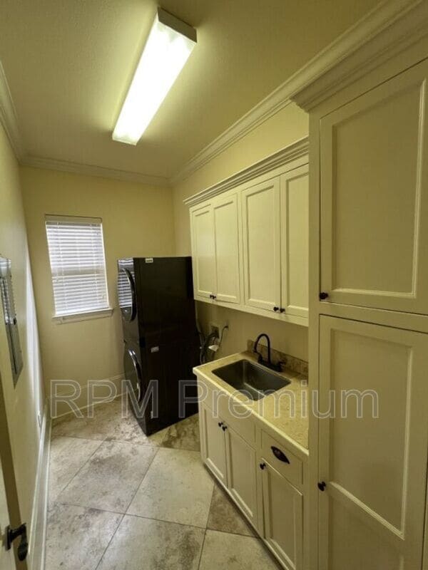 Building Photo - 17703 Shady Creek Ave