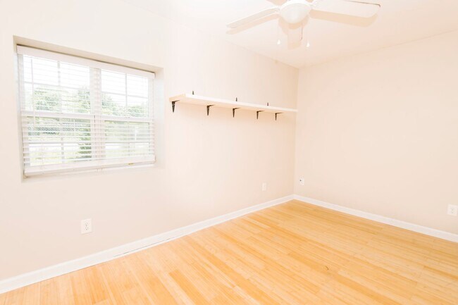 Building Photo - New Lower Price + $500 off First Month's Rent! 3 Bedroom Home with Spacious Back yard Close to NCSU!