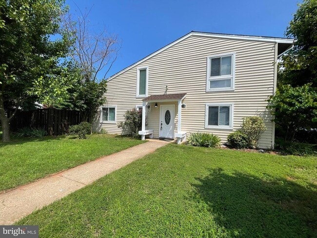 Primary Photo - 21 Monarch Dr
