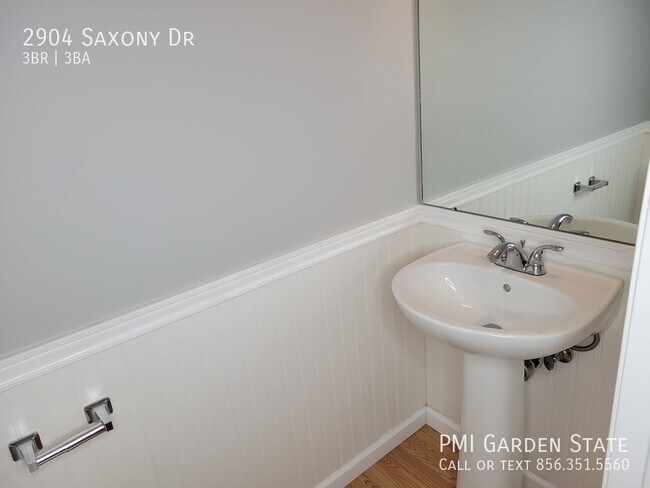 Building Photo - 2904 Saxony Dr