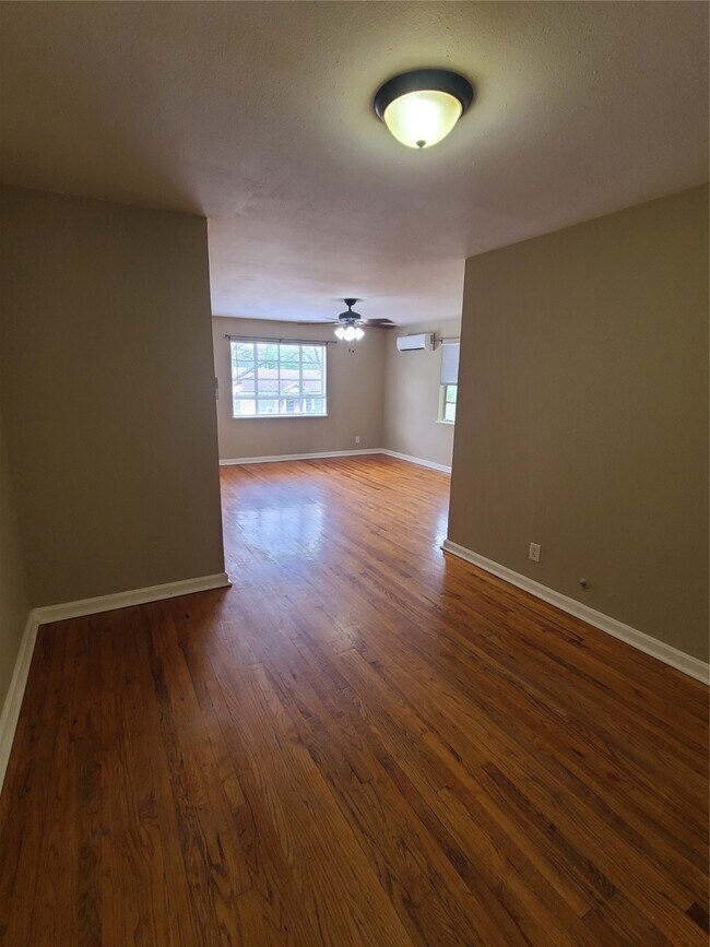 Building Photo - 1434 Lawson St