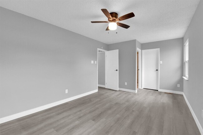 Building Photo - 13351 Hiddencrest Ln