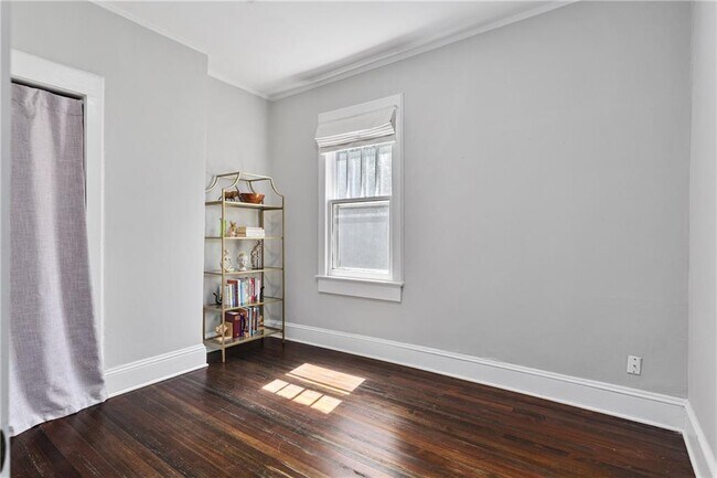 Building Photo - 481 Hill St SE